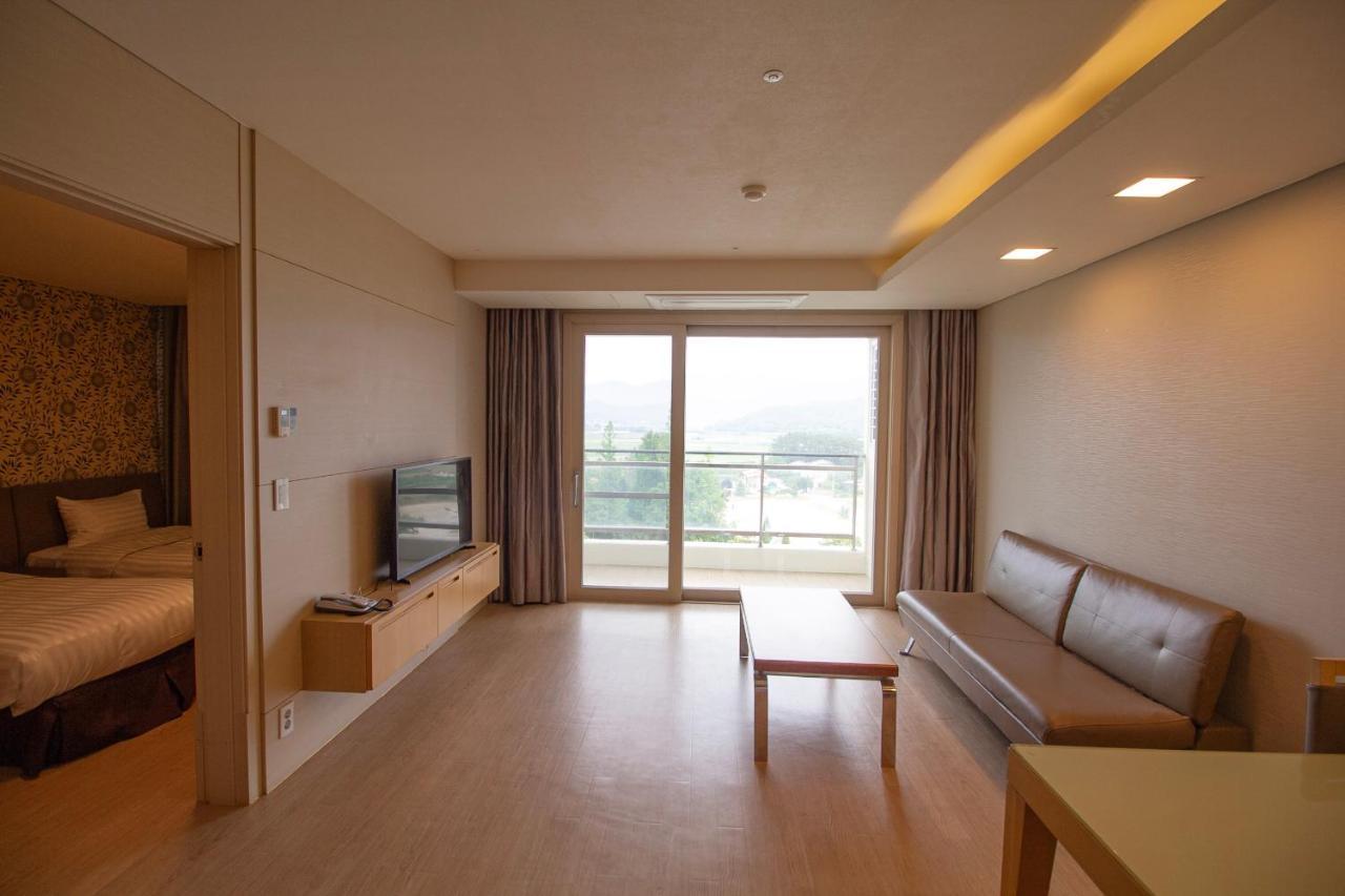 Resort Suite - Bed Type Randomly Assigned (With Kitchenette)