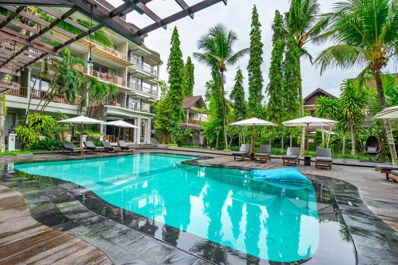 Deluxe Pool View,1556748802:JPEG