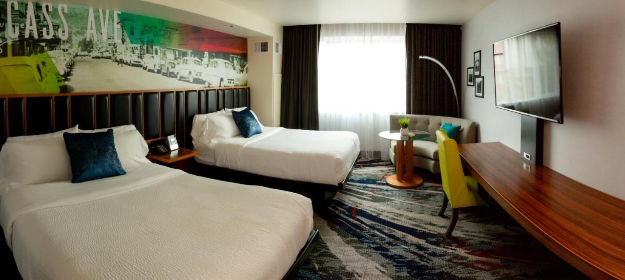 Deluxe Queen Room