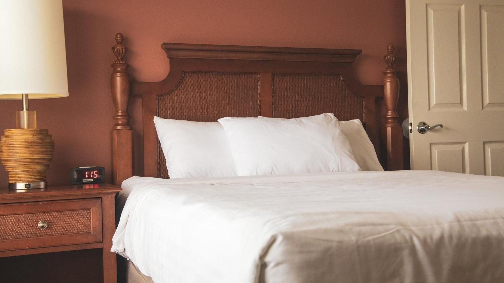 Two-Bedroom Villa with One King Bed and One Queen Bed,1448927635:JPEG