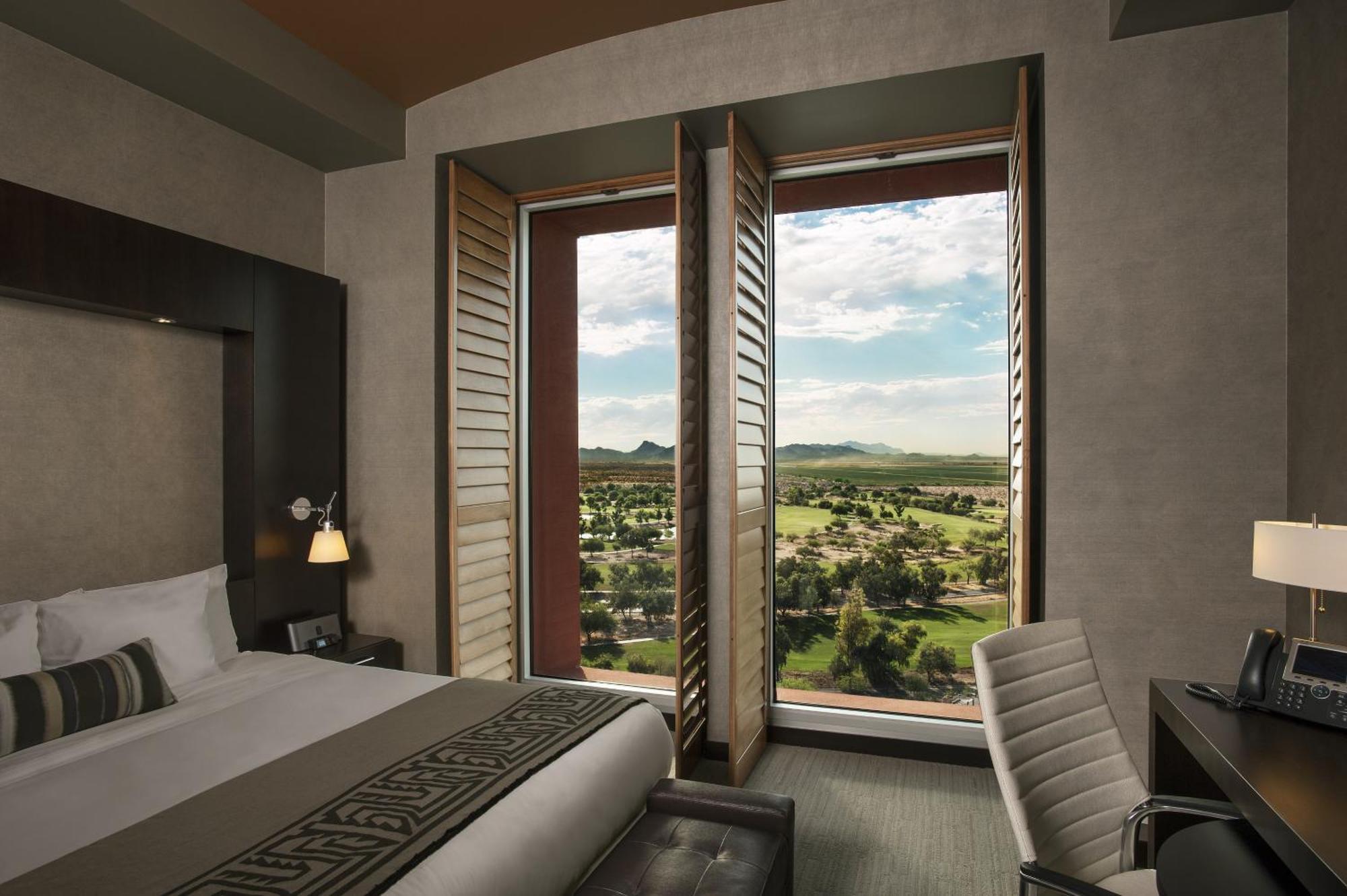 Deluxe King with View