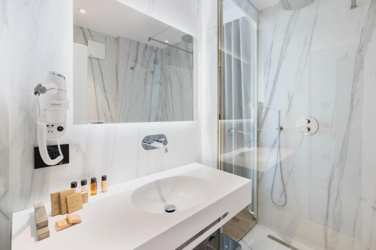 Deluxe Suite,1466542832:JPEG