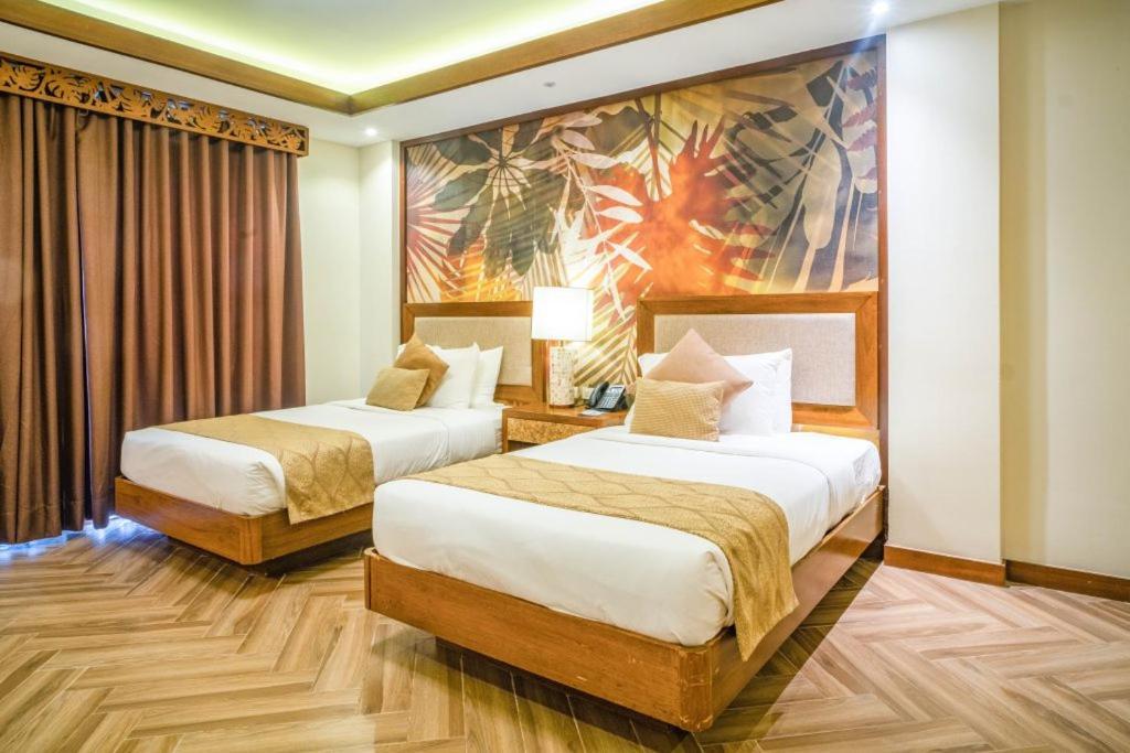 Queen Room,1466715413:JPEG