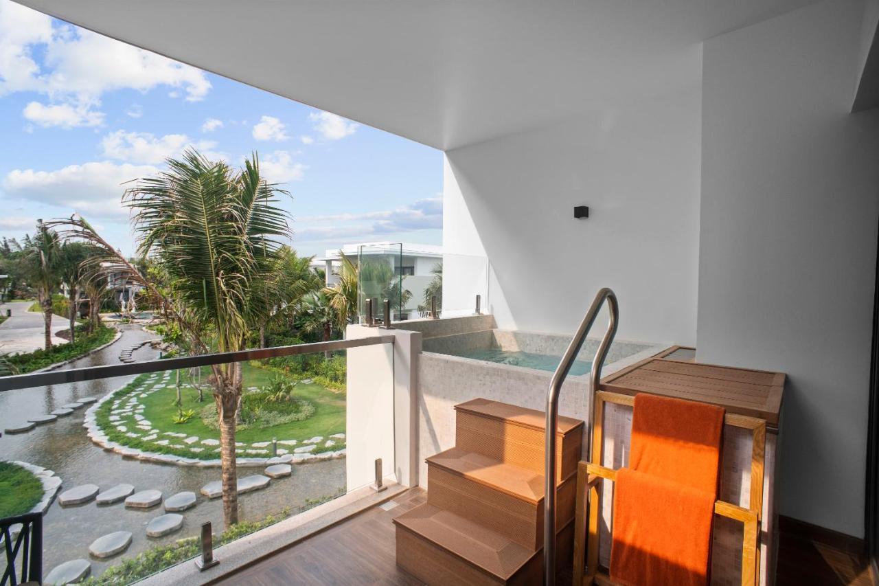 King Suite with Jacuzzi and Garden View,1469814590:JPEG