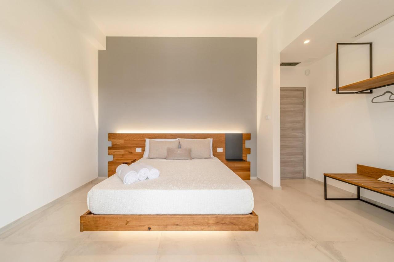 Deluxe Room,1480485221:JPEG