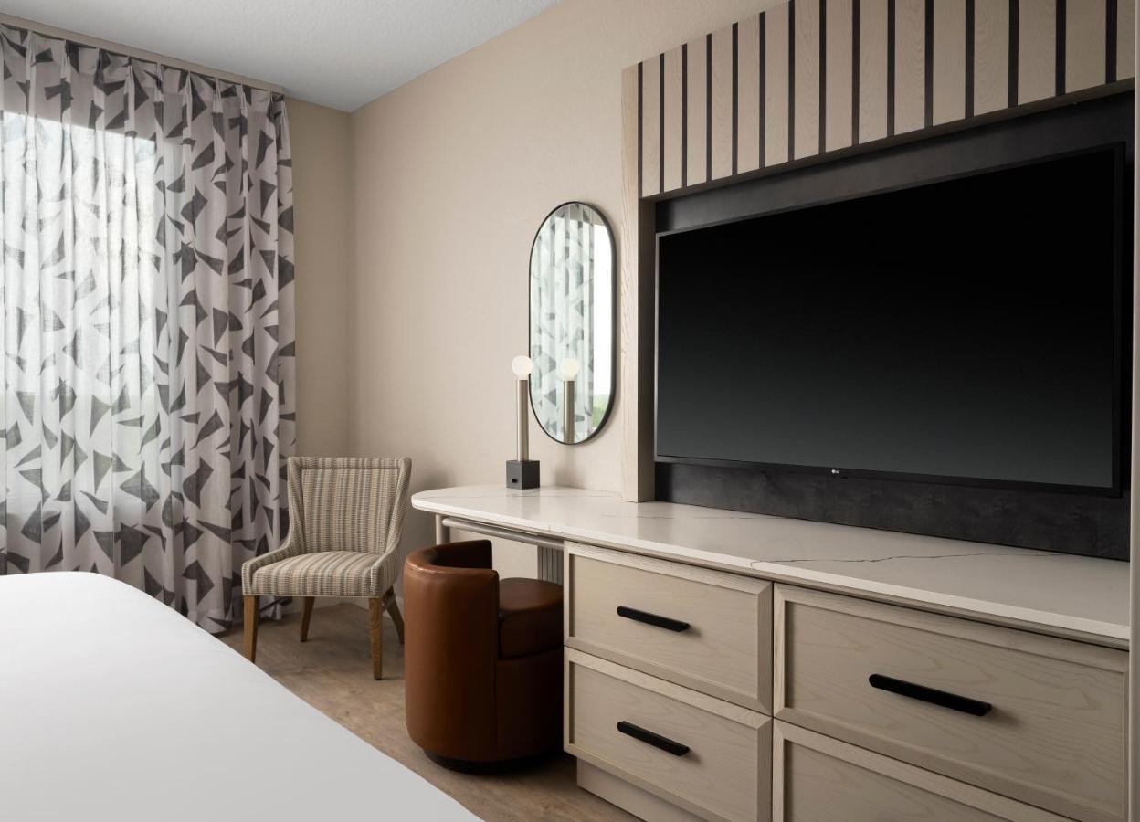 Newly Re-Imagined Caribe Queen Suite,1498520335:JPEG