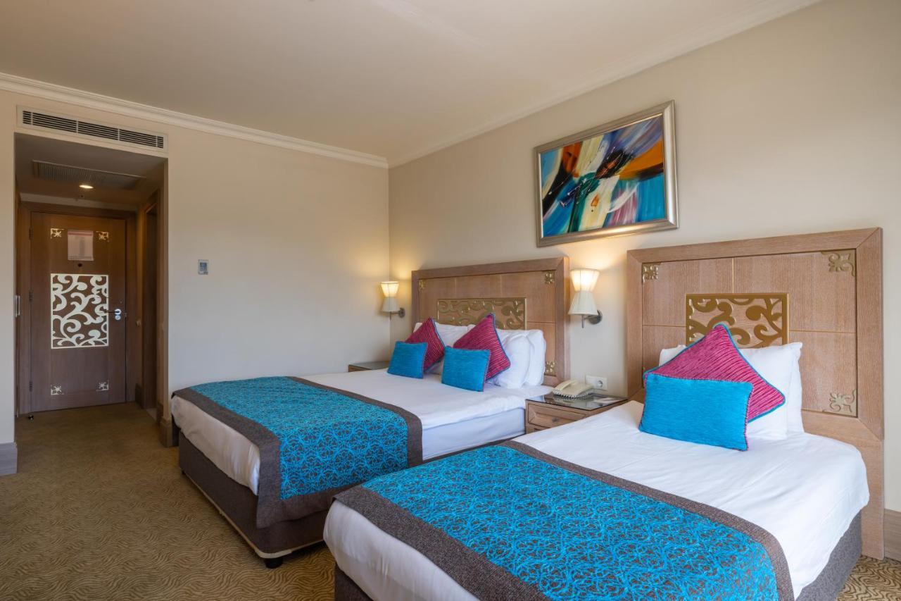 Standard Double or Twin Room with Side Sea View,1499159761:JPEG