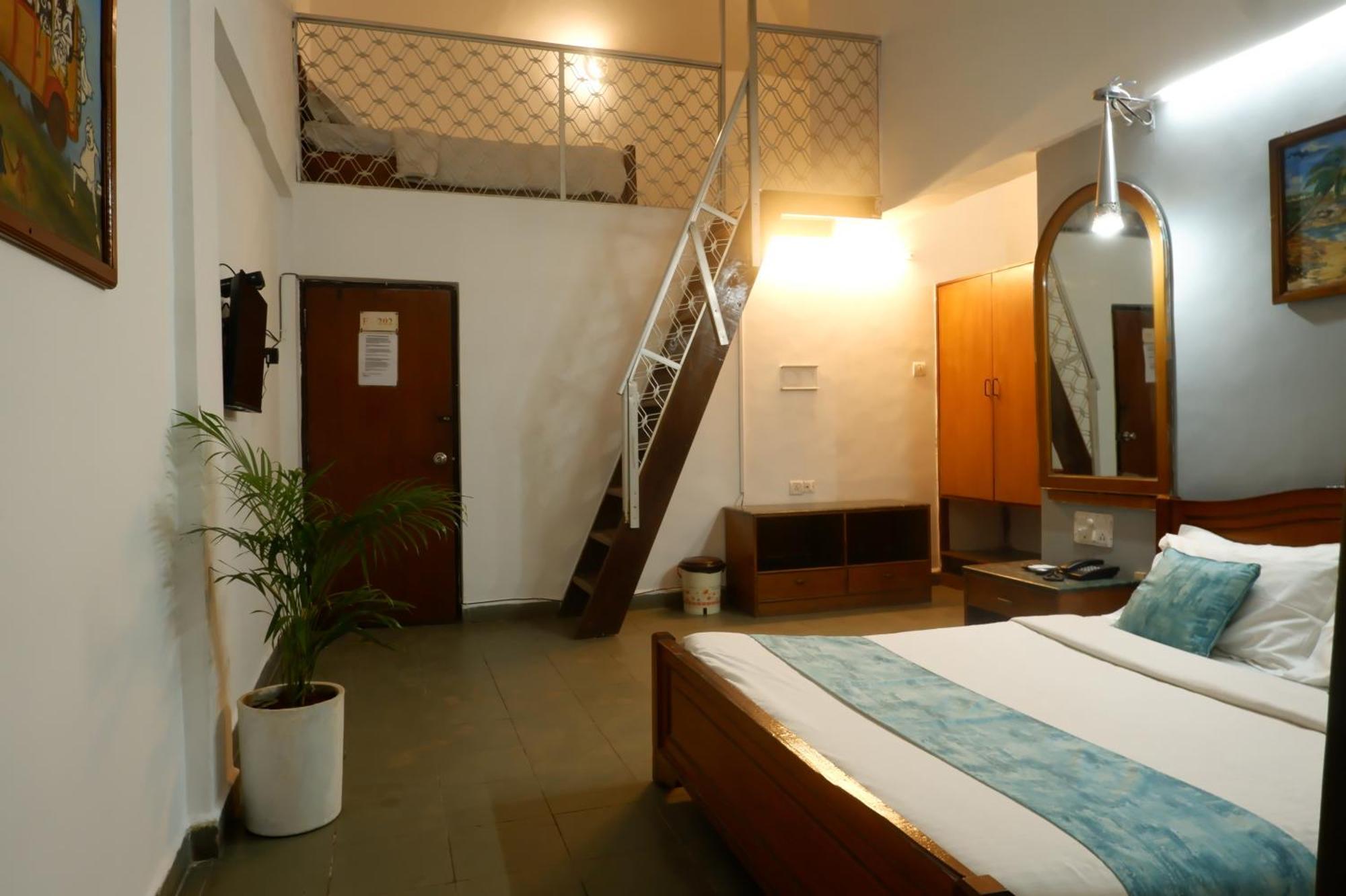 Family Room,1499973829:JPEG