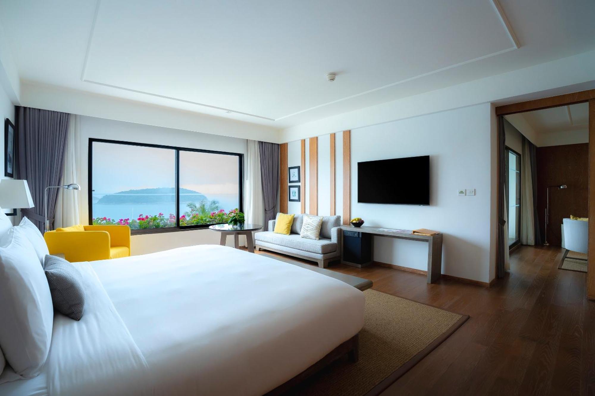 Royal Ocean View Suite,1588249481:JPEG