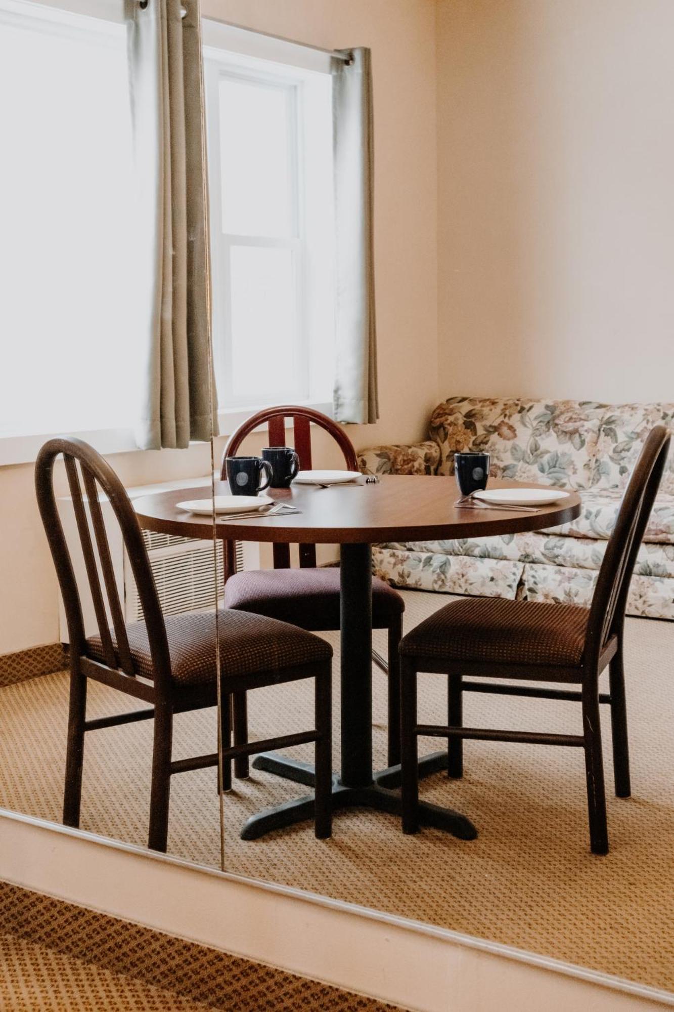 Studio Suite,1501143691:JPEG