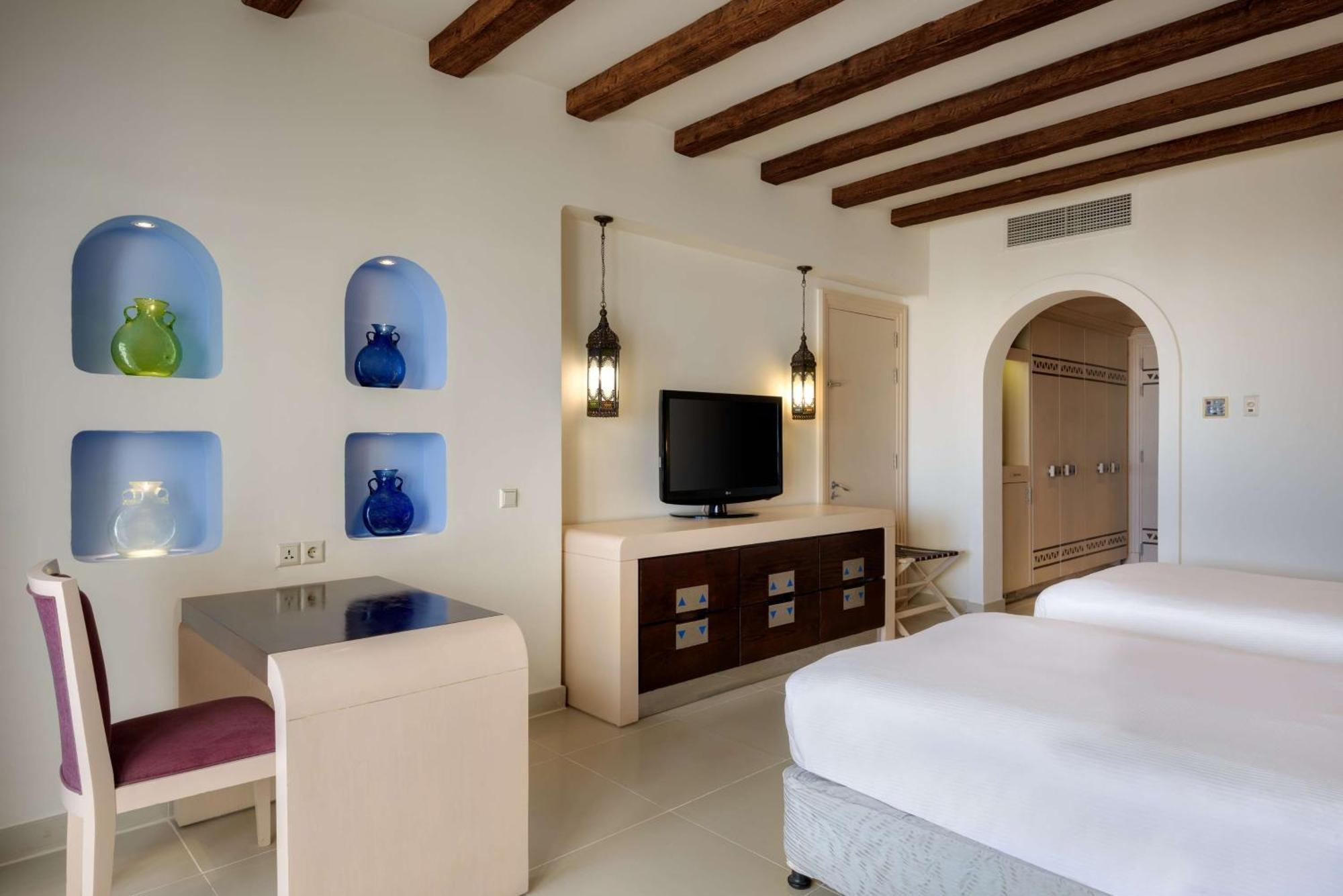 Twin Room with Pool View,1499295415:JPEG