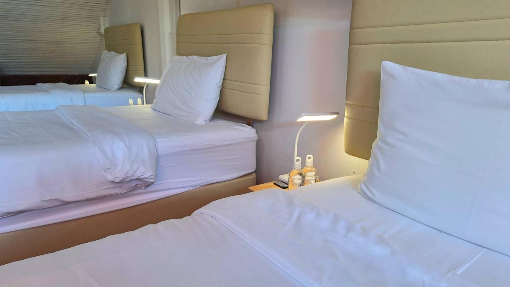 Single Bed Male Dormitory Room,1499348479:JPEG