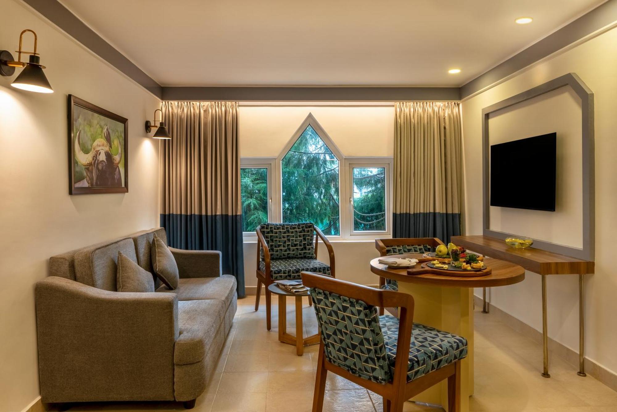 Indulge Suite,1574729684:JPEG