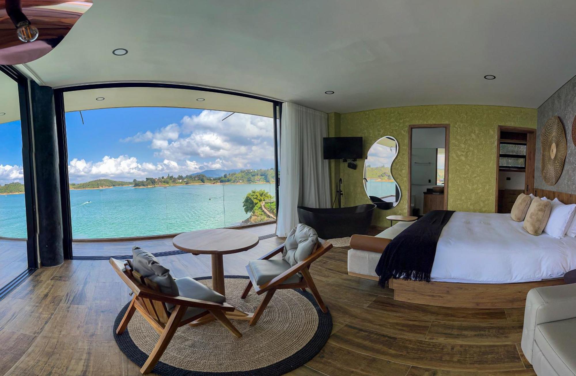 Suite Lake View,1519941859:JPEG