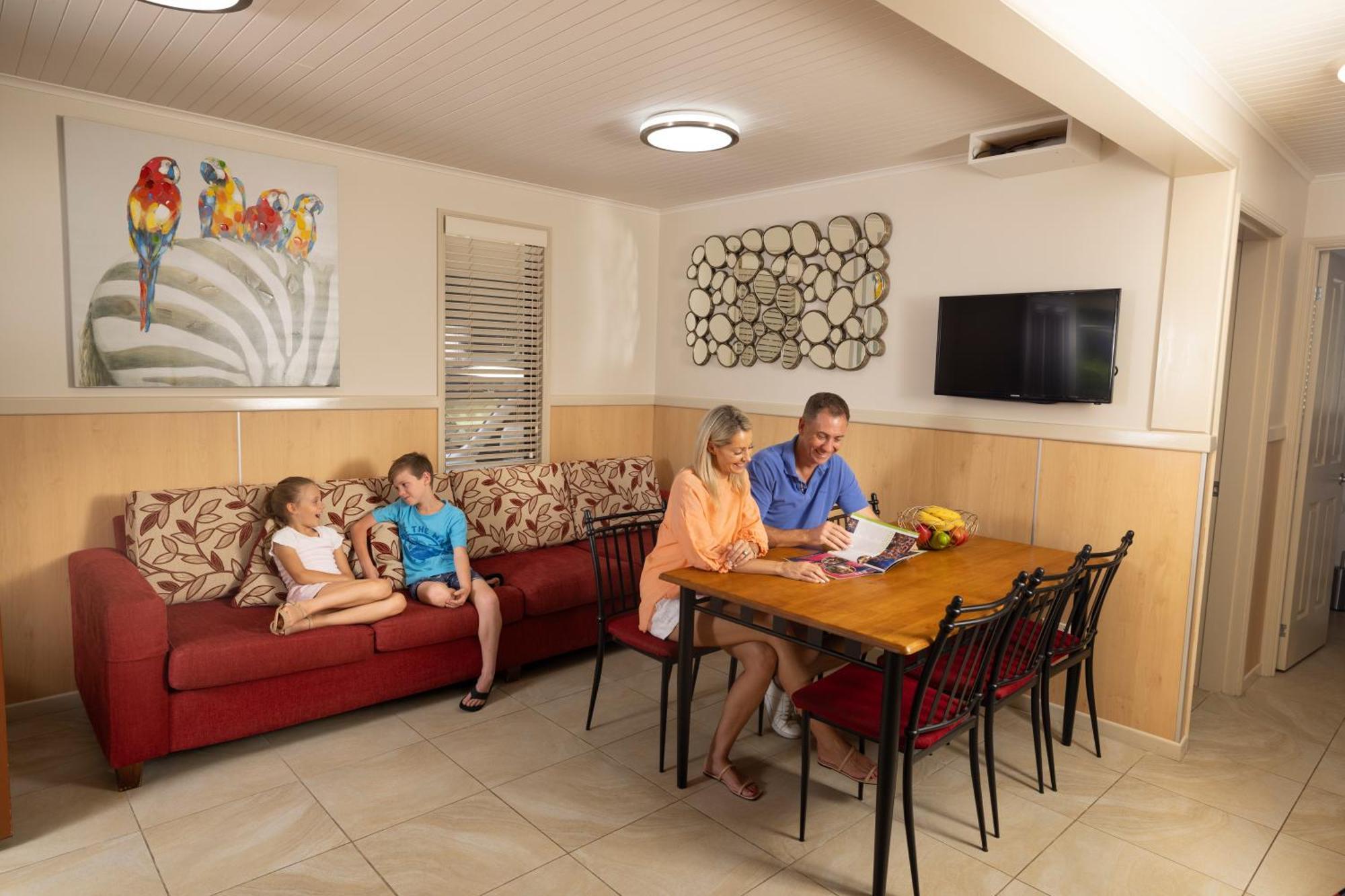 Two-Bedroom Holiday Home Two-Storey Macaw Mansion,1525388032:JPEG
