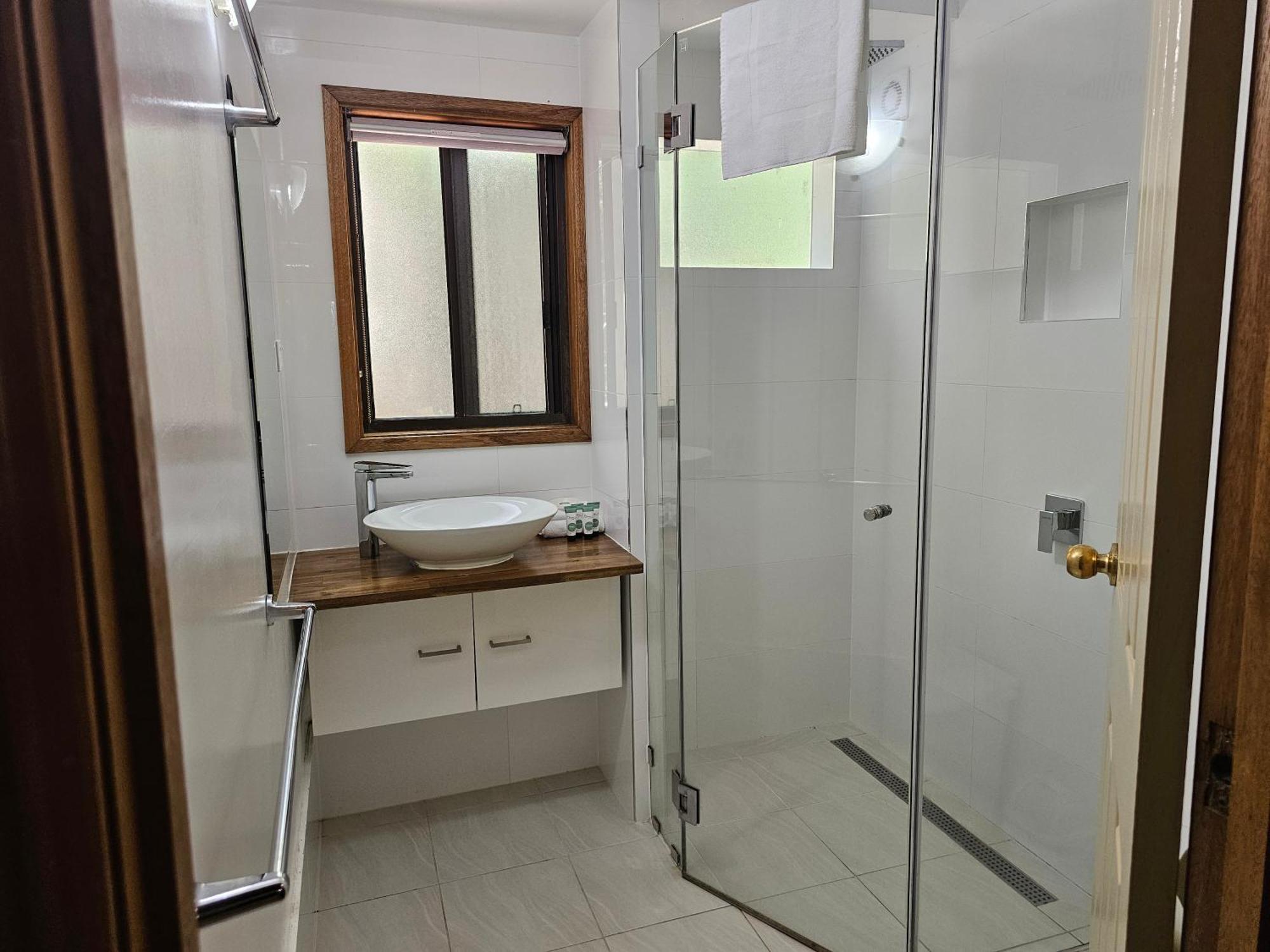 Two-Bedroom Cottage,1526671150:JPEG