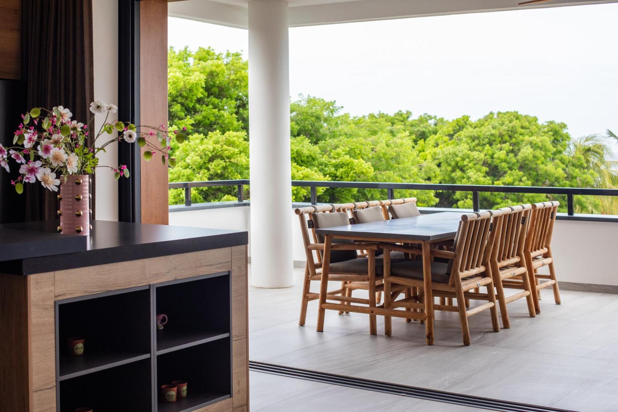 Beach Front Luxury 2 Bedroom Apartment at The Shore,1535153545:JPEG
