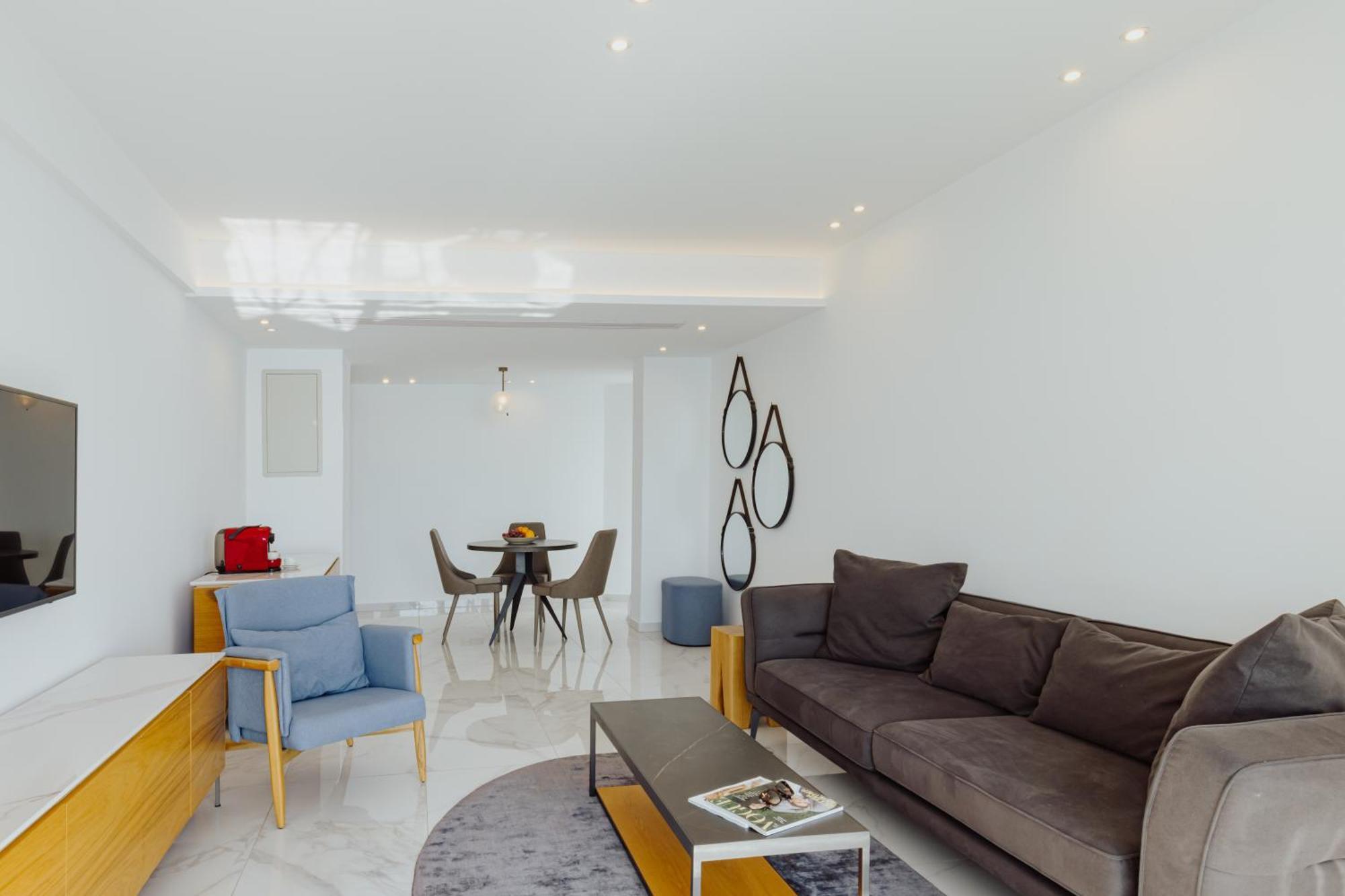 Grand Suite,1535231221:JPEG