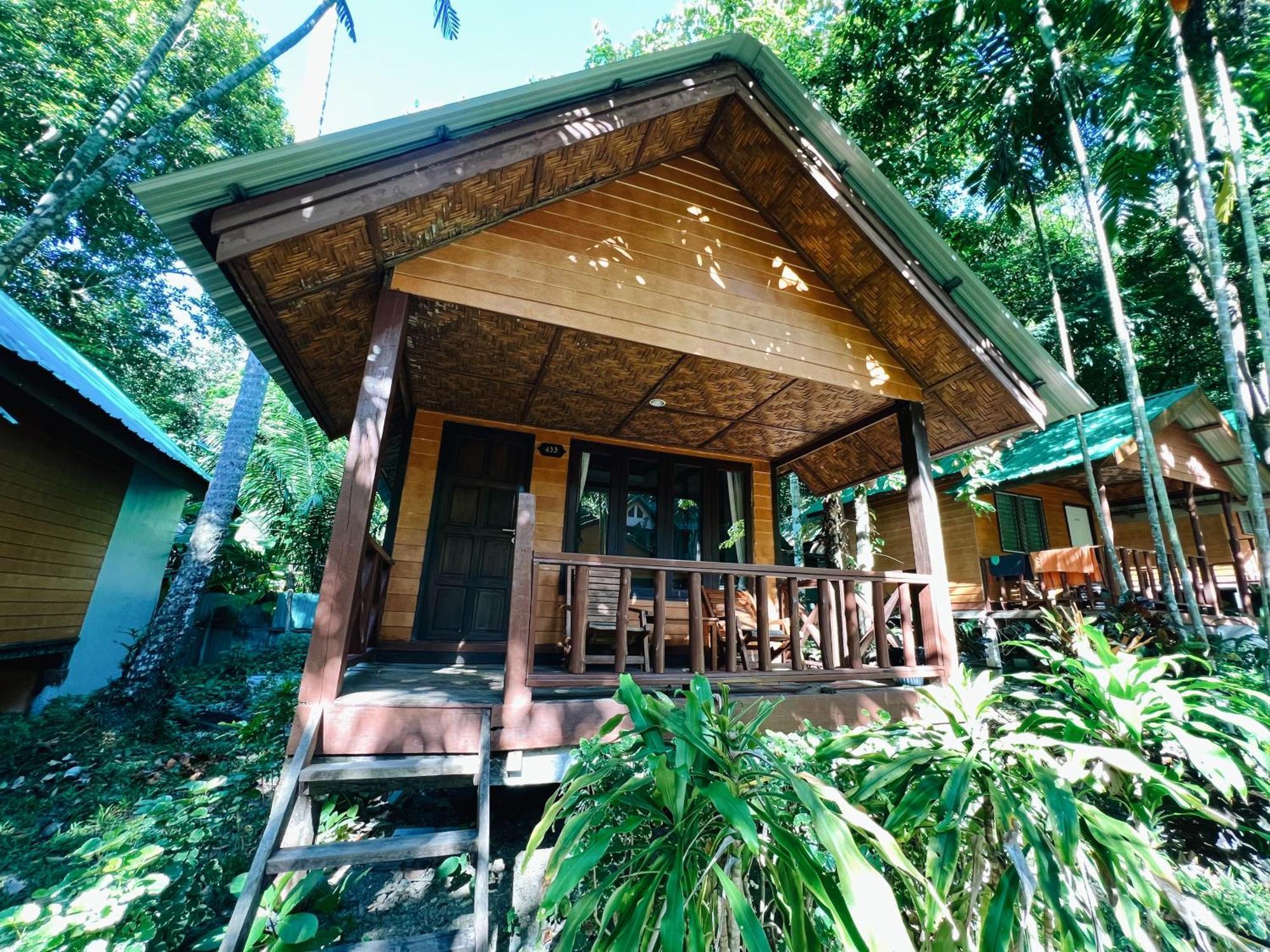 Bungalow Twin Room Air-condition,1535342875:JPEG