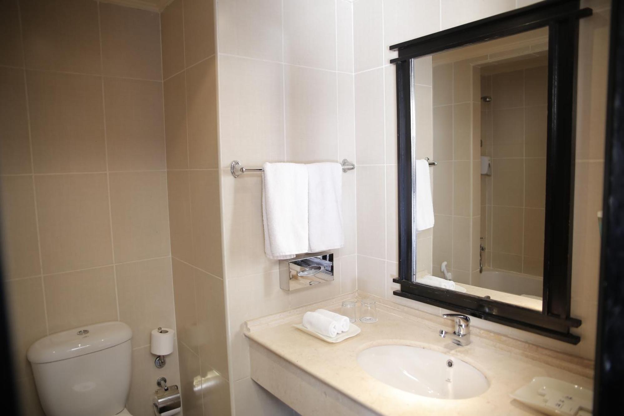 Superior Queen or Twin Bed Pool View