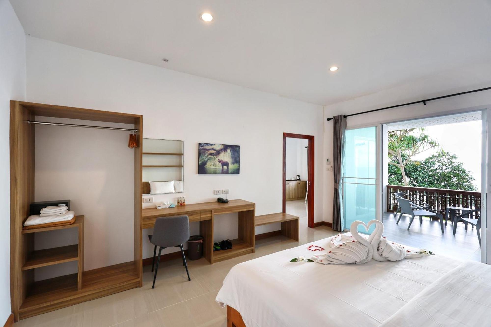 Family Room with Sea View,1536425245:JPEG