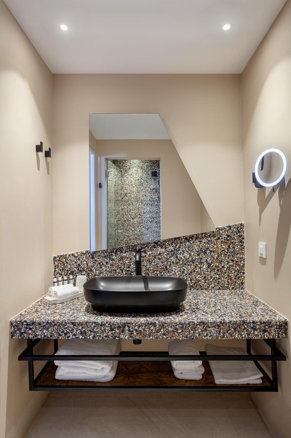 Nous Balcony Room,1536932830:JPEG