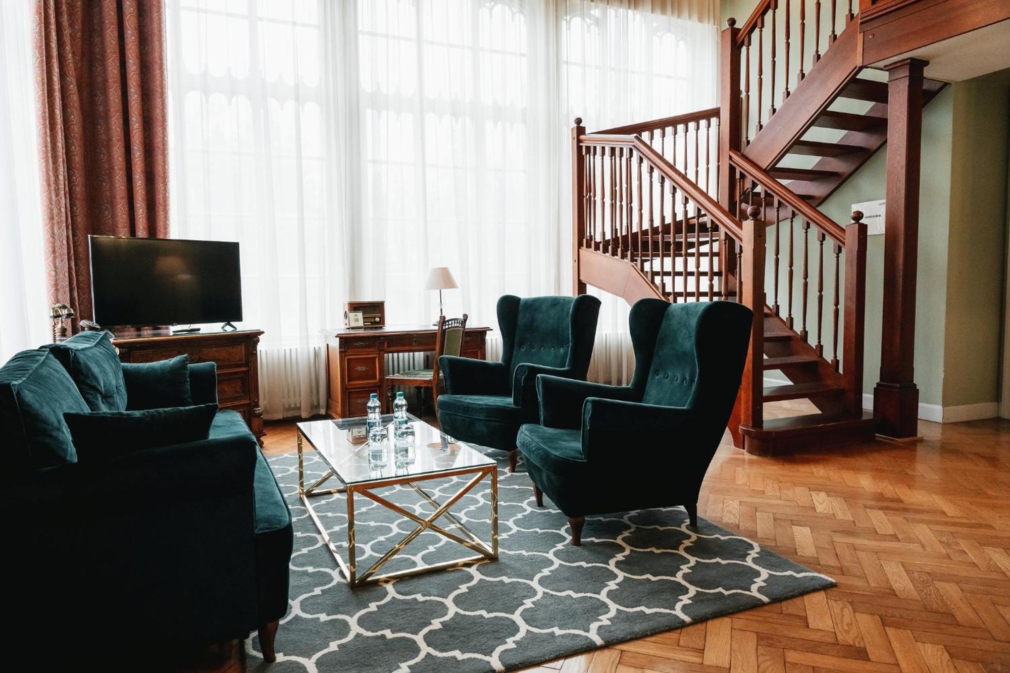 Deluxe Apartment