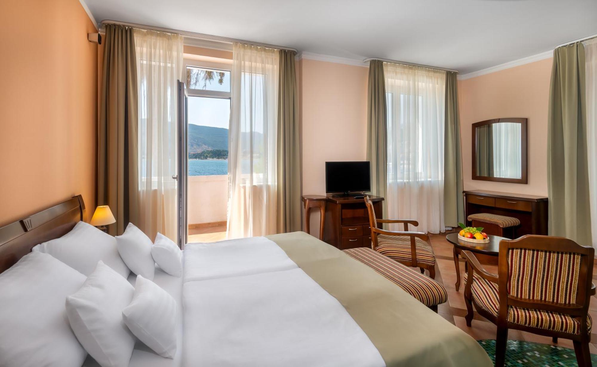 Comfort Doppelzimmer mit Balkon und Meerblick