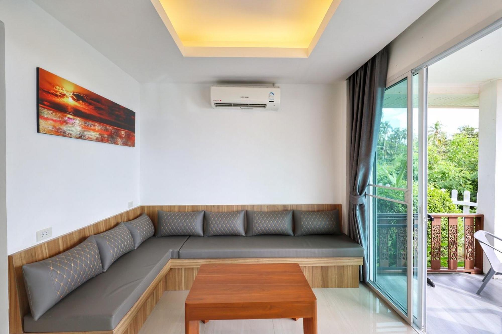 Deluxe Double Room with Beachfront and Poolside view,1611102245:JPEG