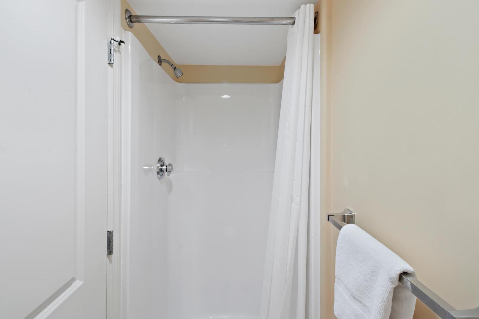Two-Bedroom Suite,1538314723:JPEG