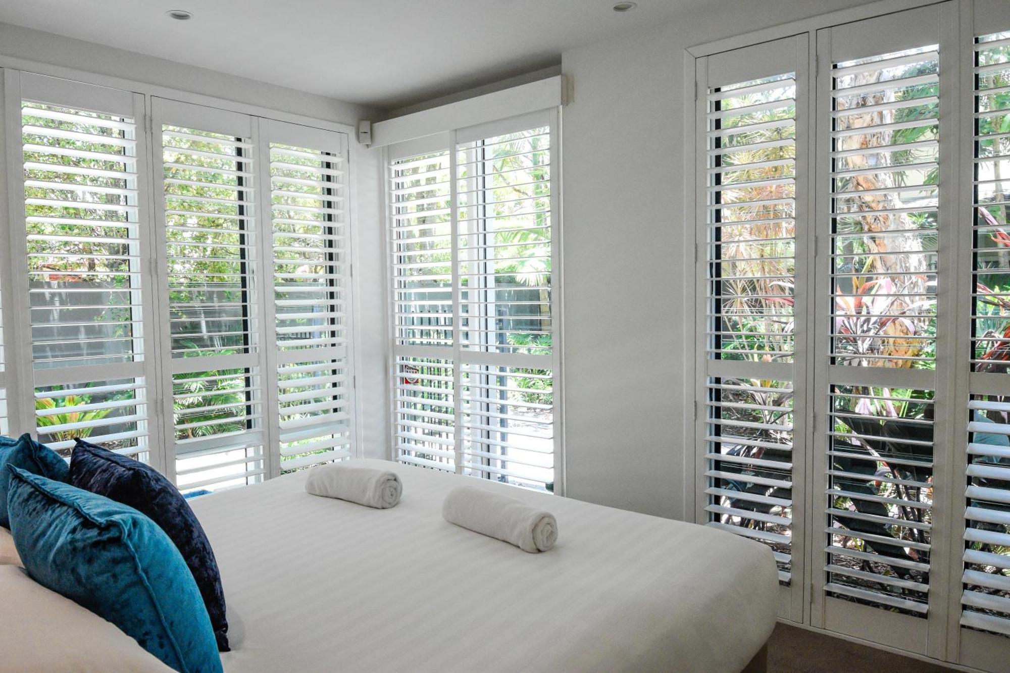 Three-Bedroom Belongil Penthouse