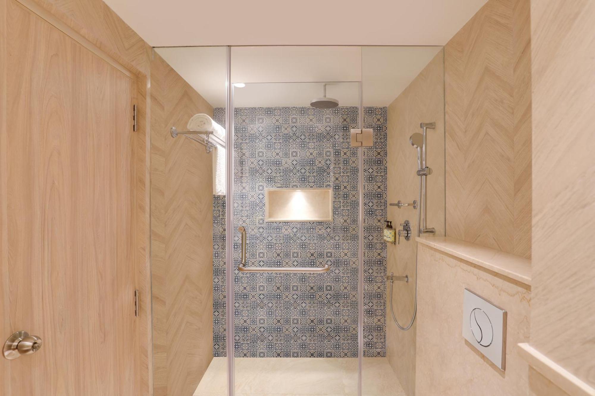 Deluxe Double Room(2 pints of beer on arrival with each rooms booked),1538954368:JPEG