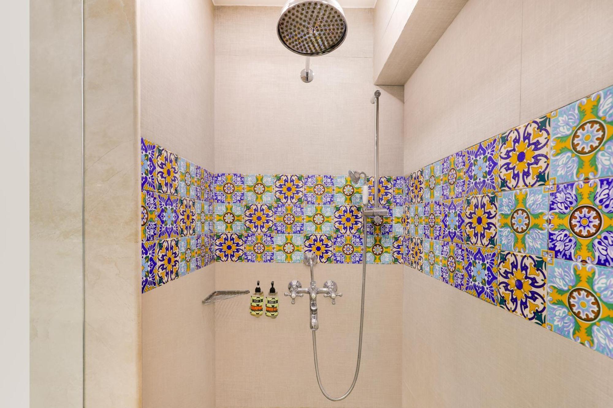 Suite with Private Pool & Unlimited IMFL drinks for 2 hours (timing 17:00 hrs – 19:00 hrs in the restaurant),1538950564:JPEG