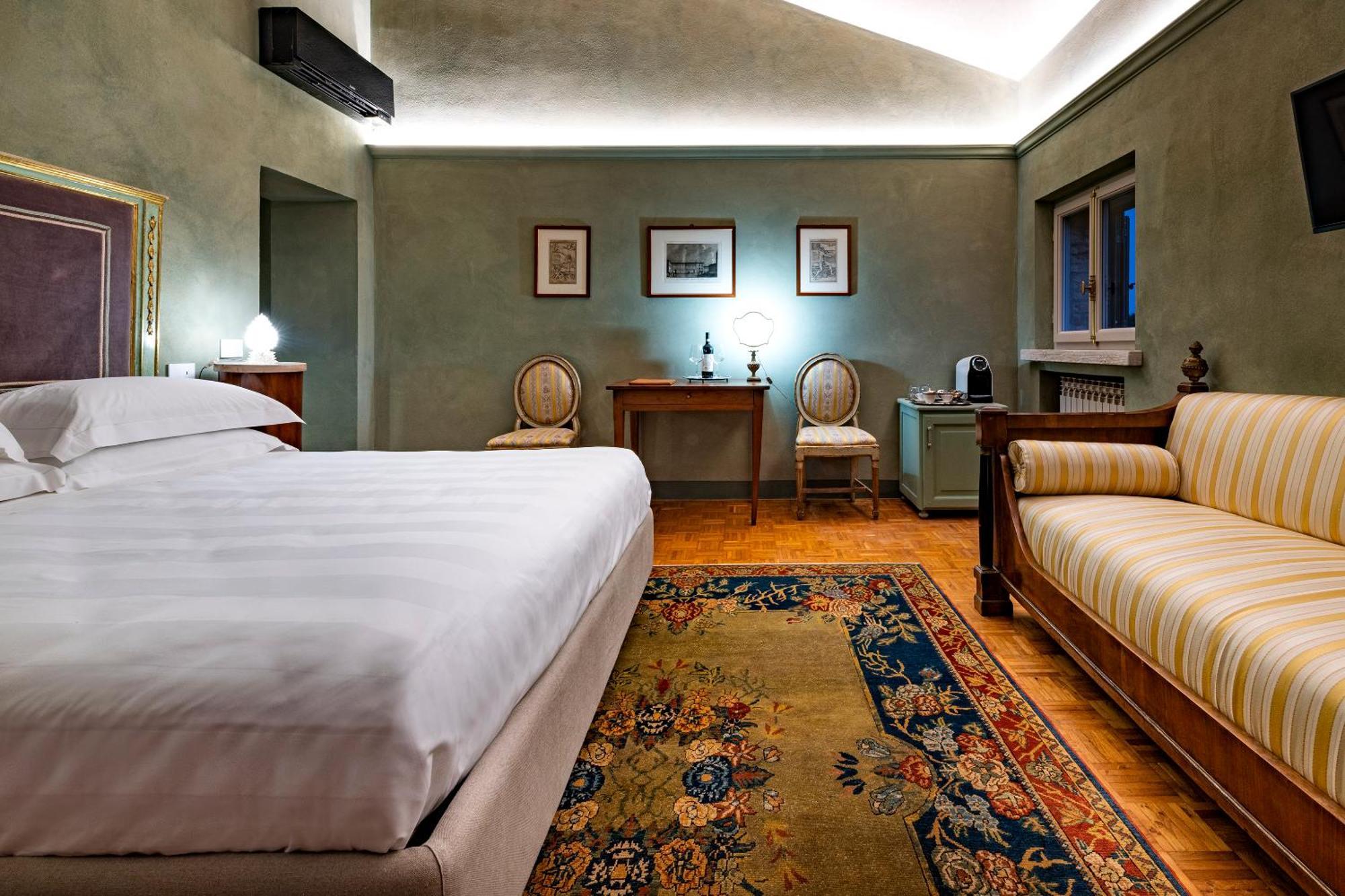 Deluxe King Room,1539334639:JPEG