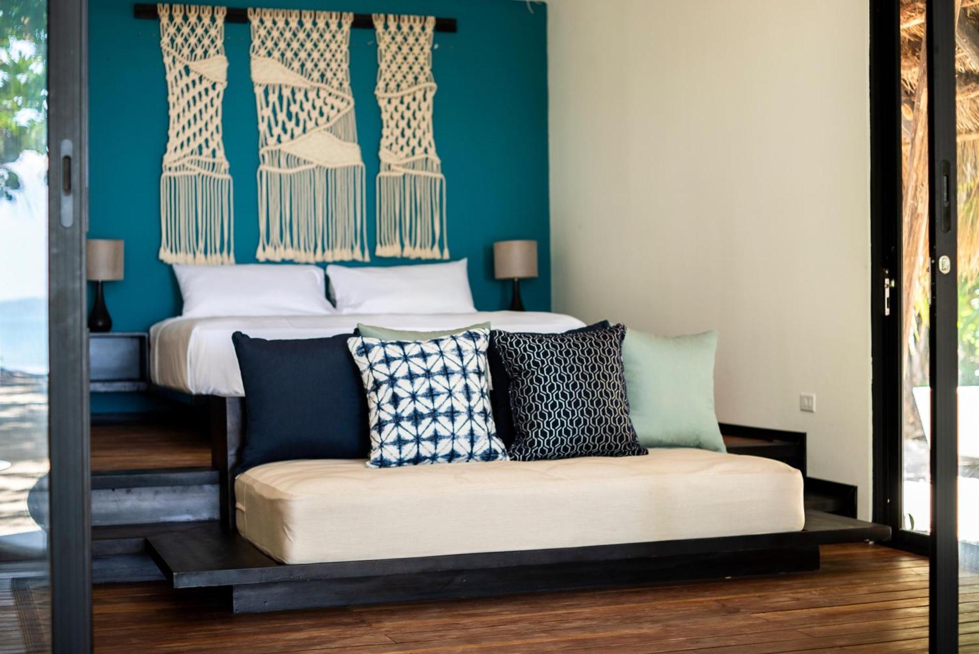 Bungalow - Beach Front,1539934657:JPEG