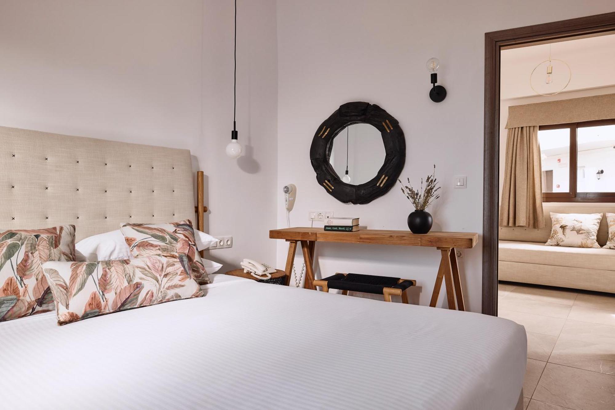 Superior Family Suite,1541395156:JPEG