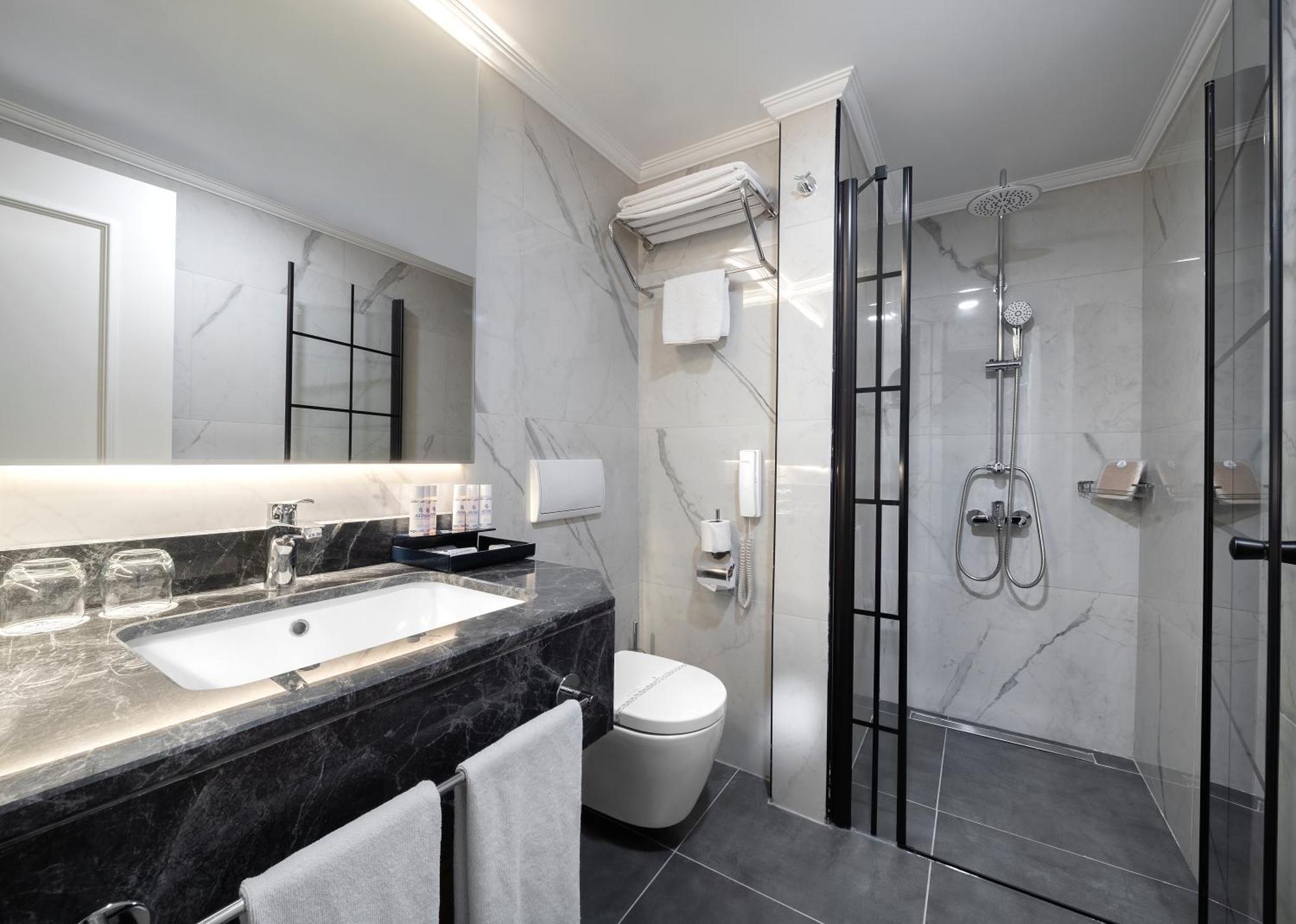Superior Double or Twin Room,1543544851:JPEG