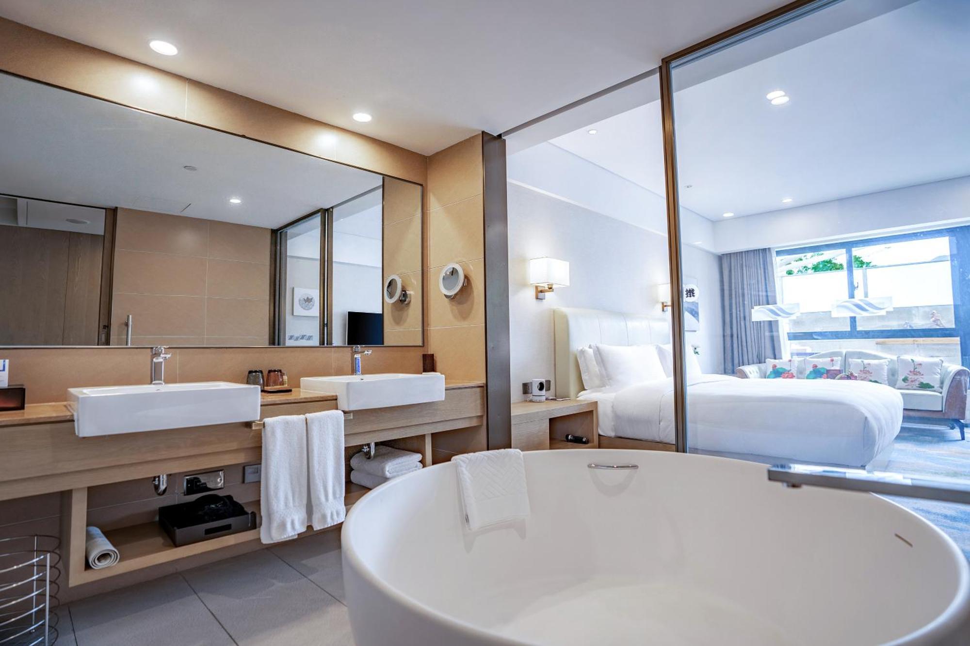 King Room - Courtyard,1543896013:JPEG