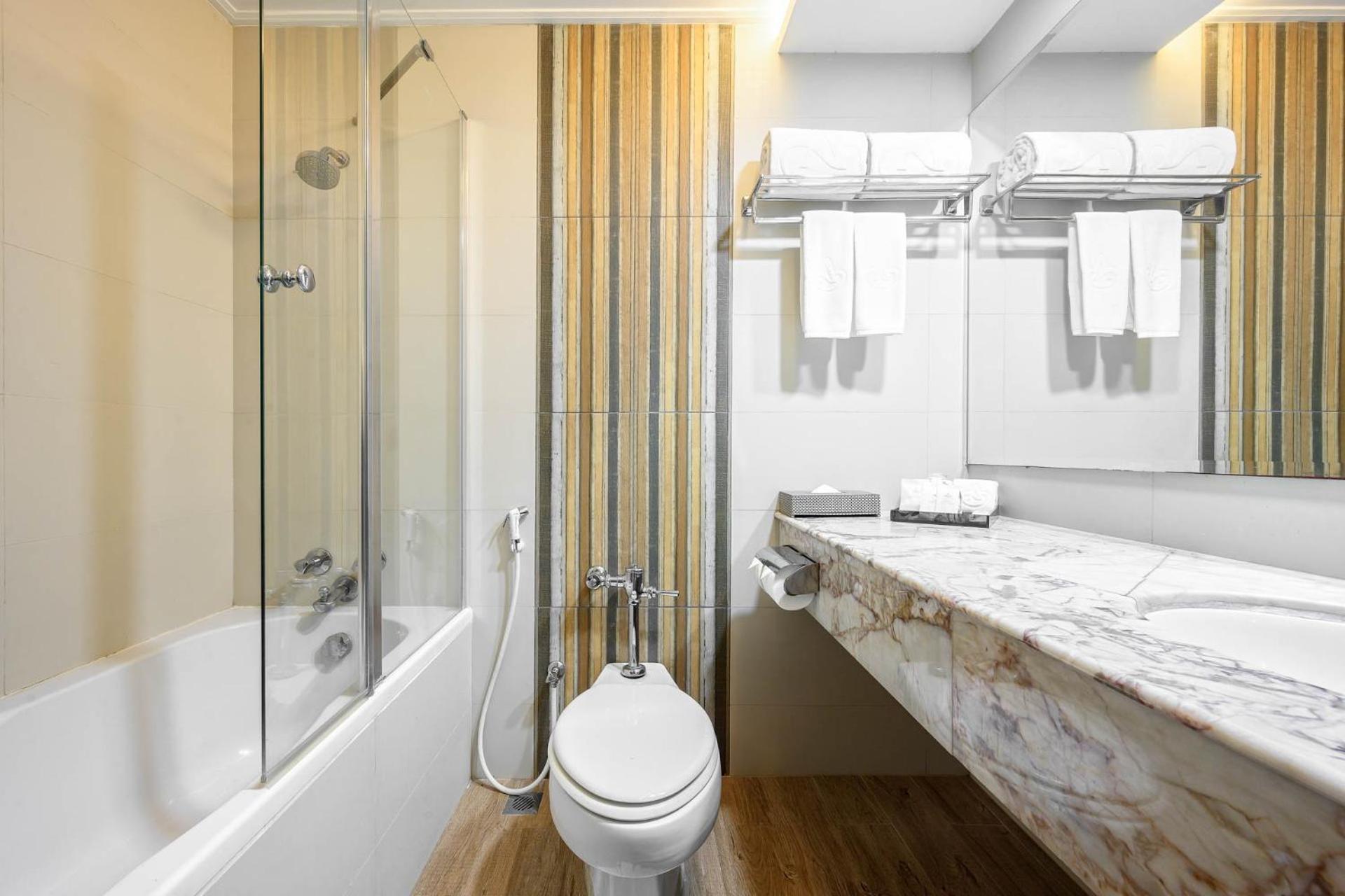 Superior Garden View  King,1626355253:JPEG