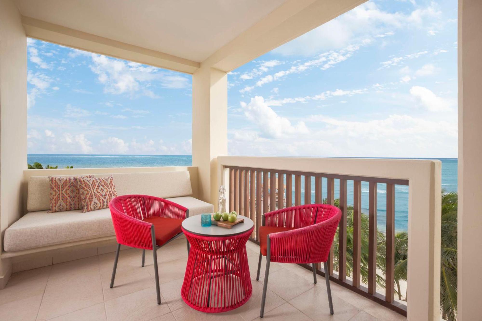 Preferred Club Master King Suite Ocean Front