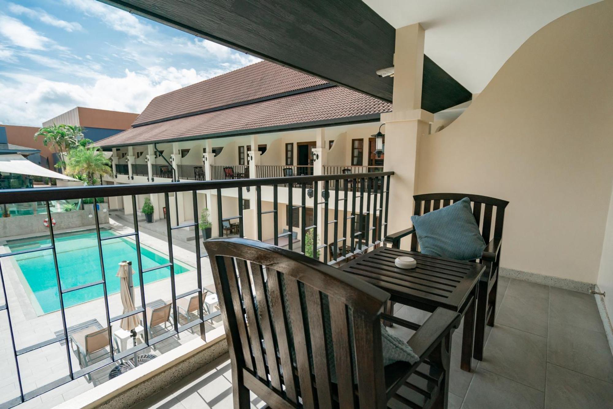 Double Room with Pool View