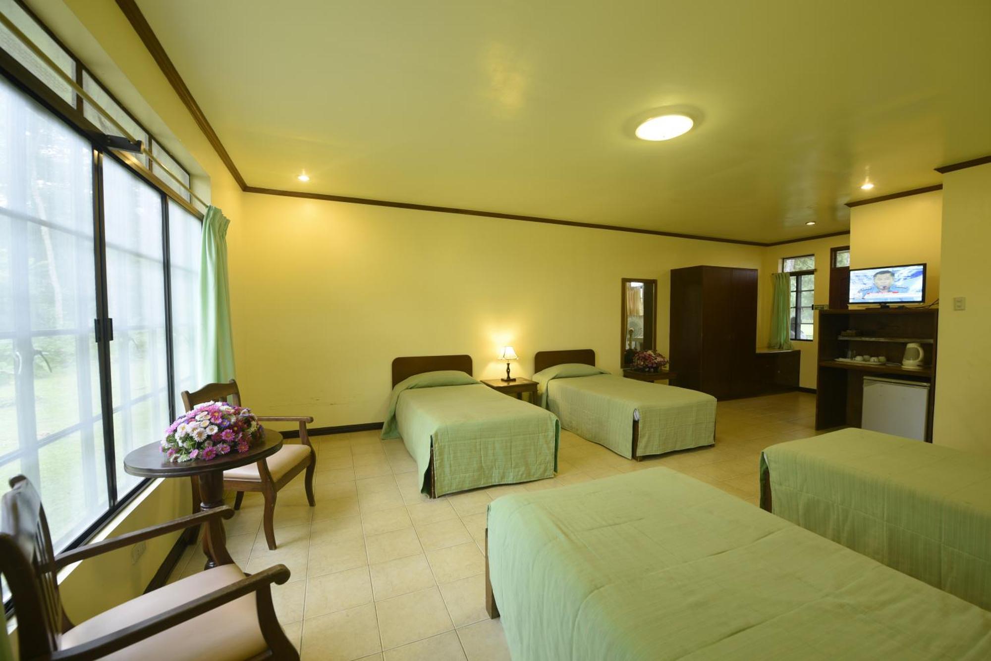 Deluxe Quadruple Room