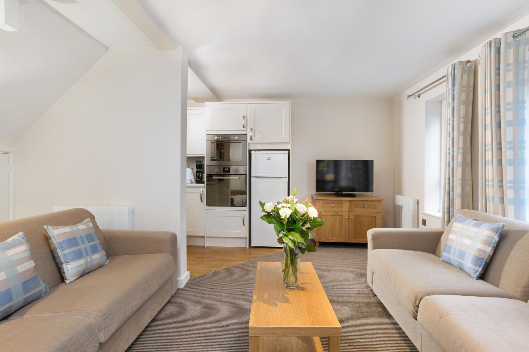 Two-Bedroom Apartment,1546997497:JPEG