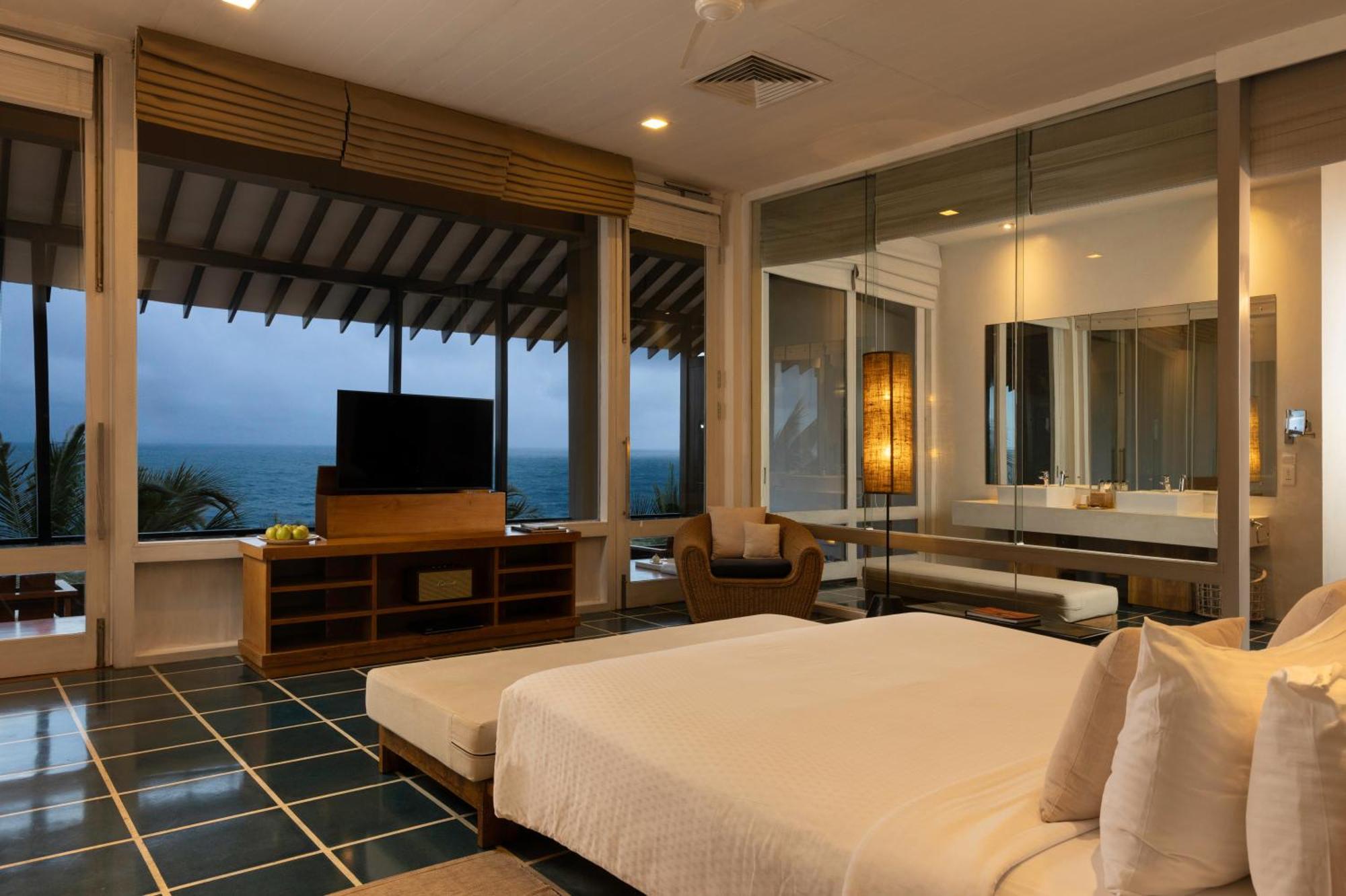 Suite Sea View at Center Point Black Coral & at Seaside Social restaurants