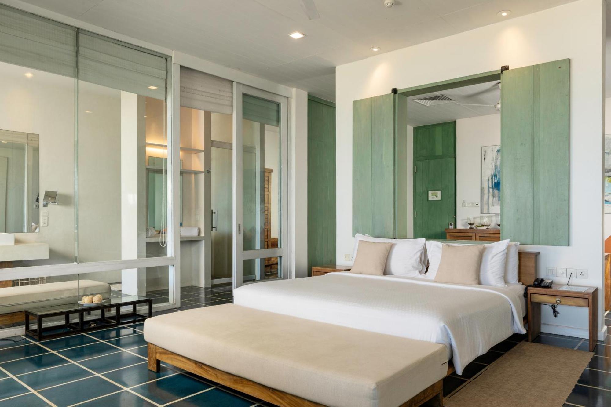 Suite Sea View at Center Point Black Coral & at Seaside Social restaurants