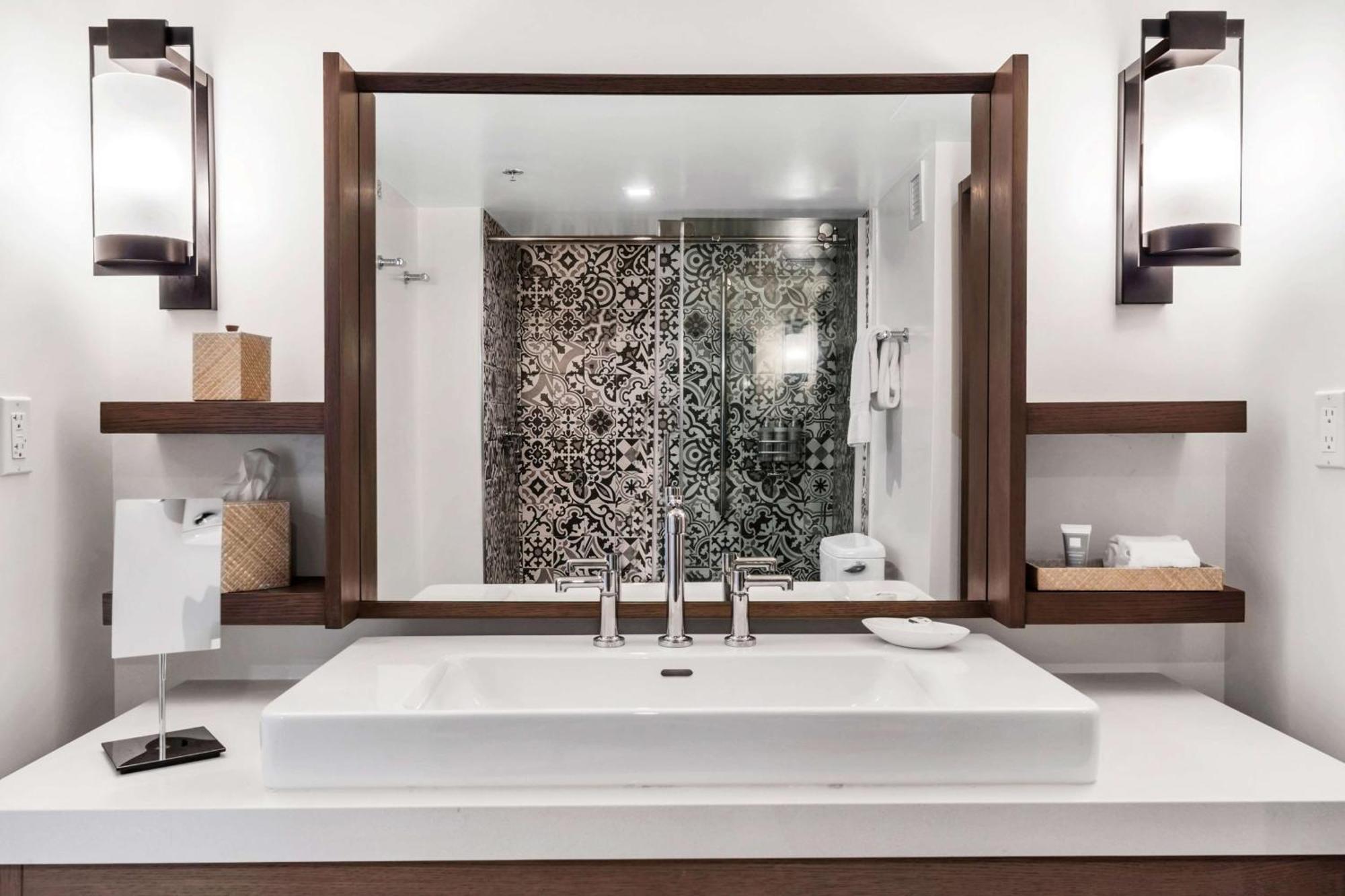 King Junior Suite - Coconut Wing,1583074187:JPEG