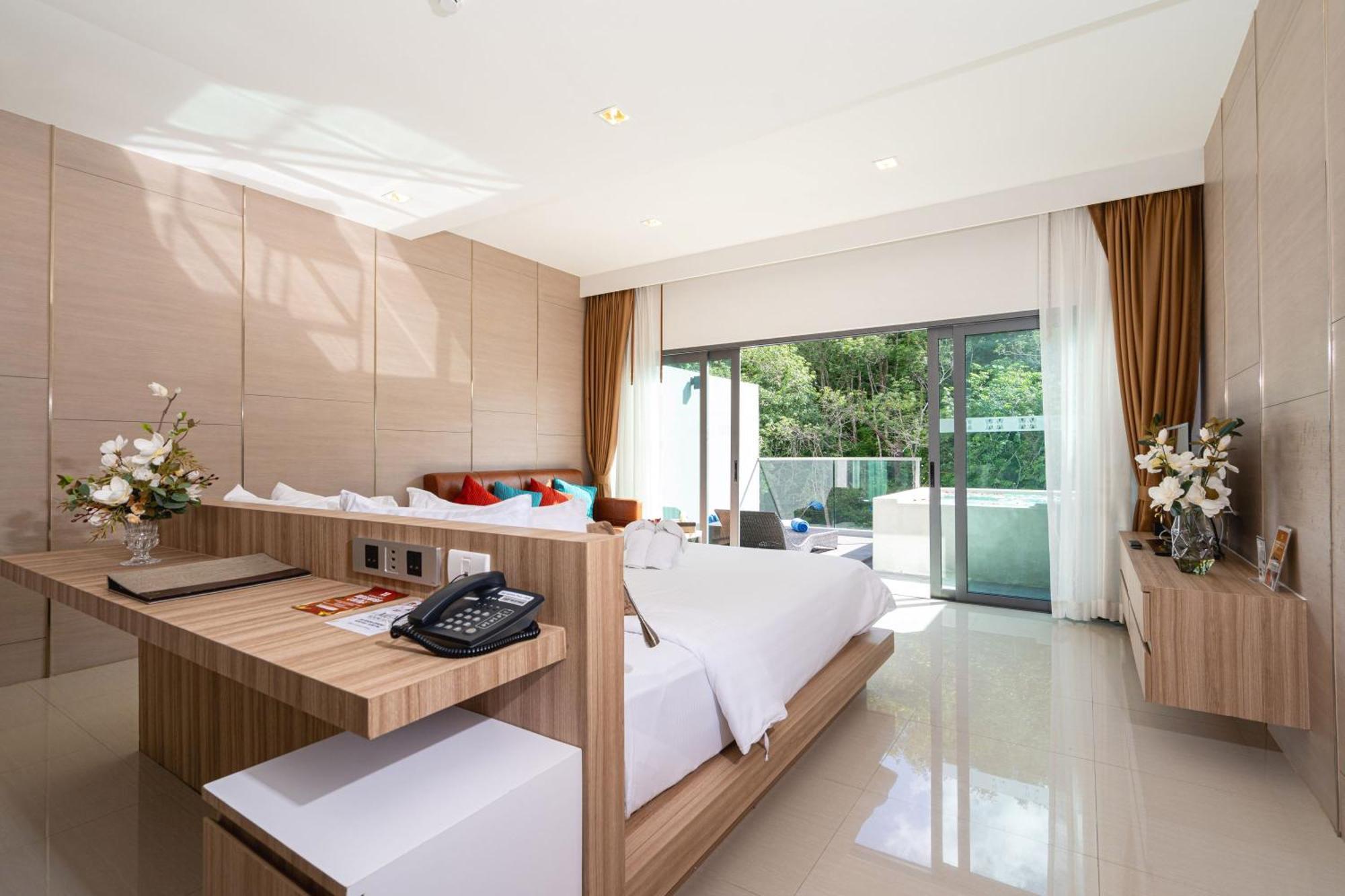 Premier Suite with Jacuzzi,1547834419:JPEG