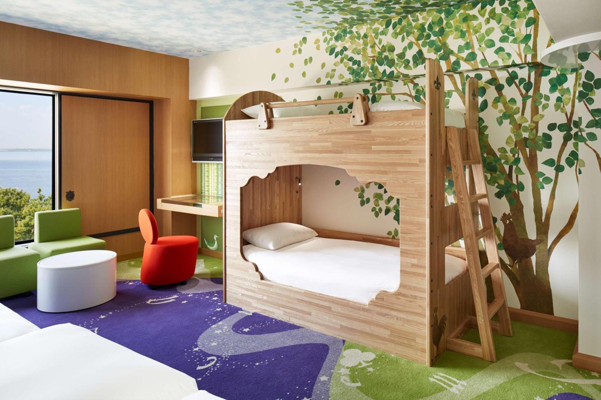 Happy Magic Family Room with Park View