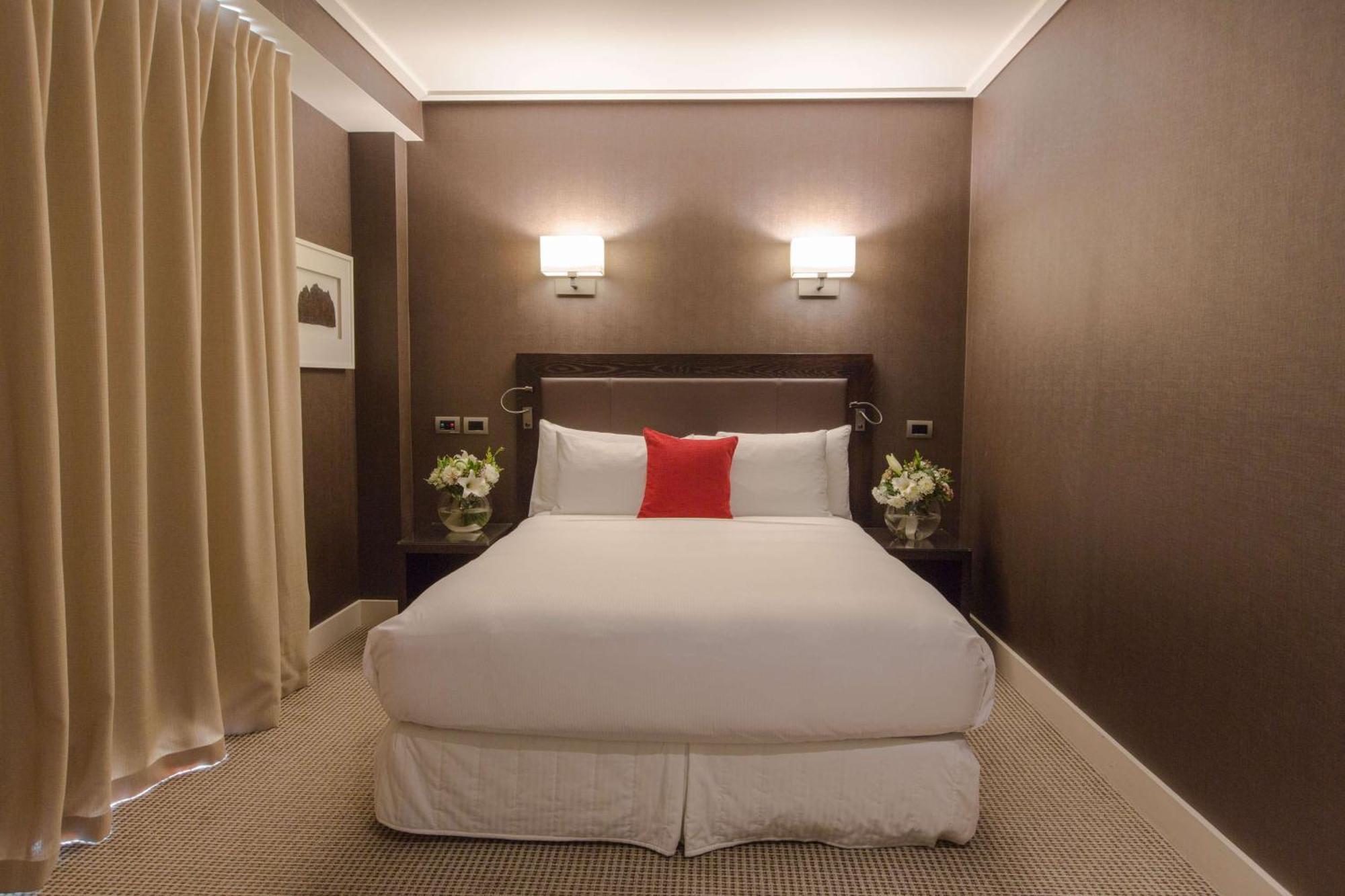 Queen Room - Accessible,1547985670:JPEG