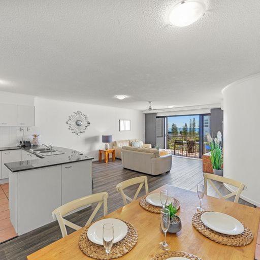 Three-Bedroom Apartment with Ocean View,1548267208:JPEG